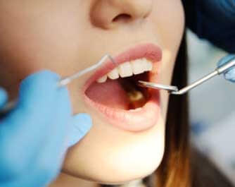 Dentiste Lari Farnaz Dr Dollard-Des-Ormeaux